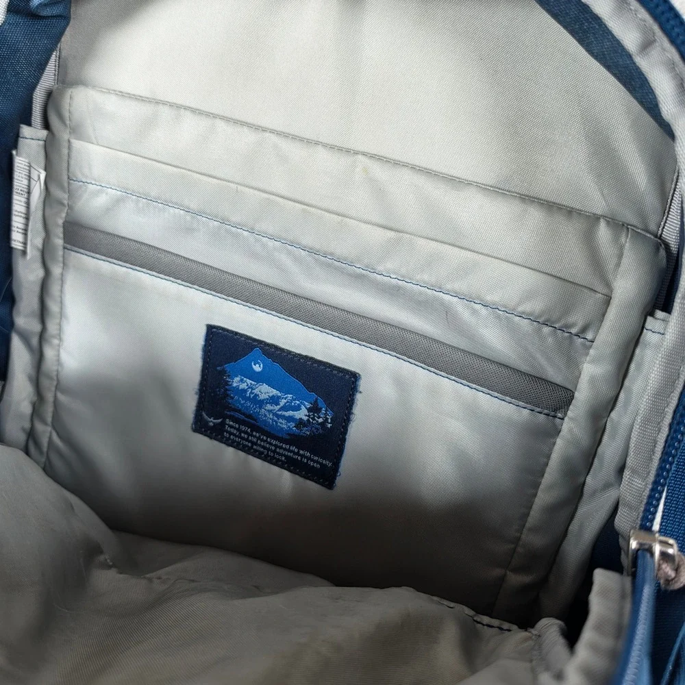 Osprey Axis Backpack Unisex O/S Blue Laptop Sleeve Hiking Travel F22TBS03